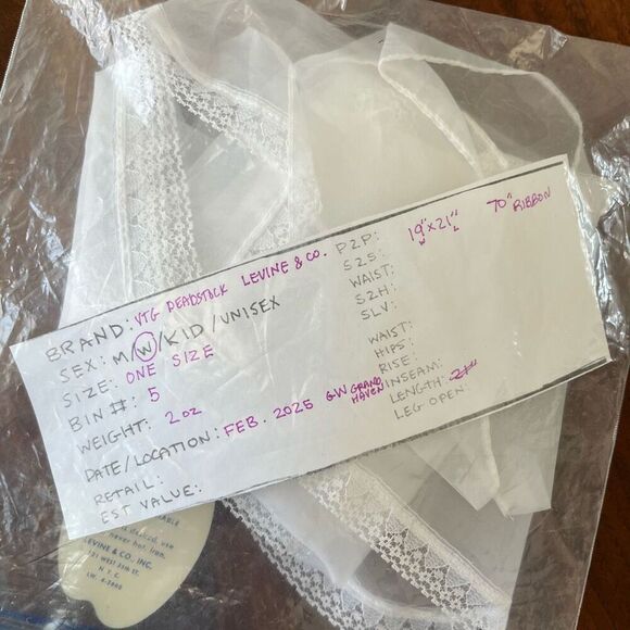 Vintage 1950s/60s Sheer White Lace Apron w/ Floral Embroidery & Pockets NWT - Picture 11 of 11